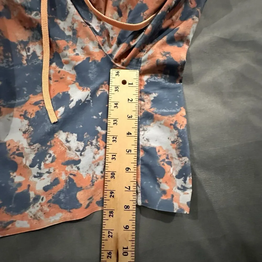 Lululemon Water Repellent 8